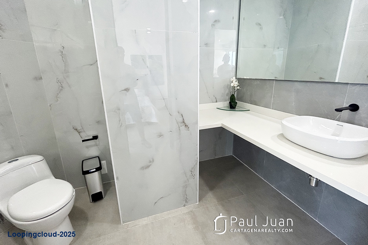 Fully Renovated Beachfront Apartment with Sea & Bay Views – 2 Beds, Furnished