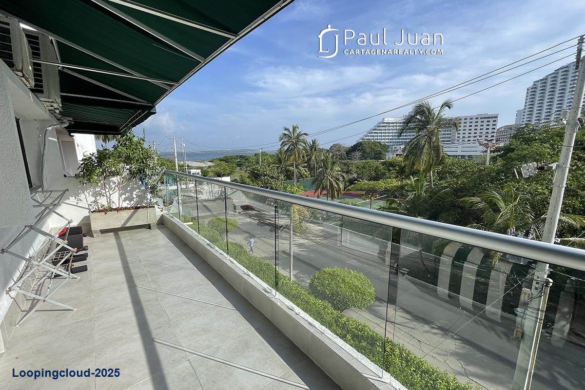 Stylish Two-Story Apartment in Bocagrande with Panoramic Ocean Views and Dual Balconies