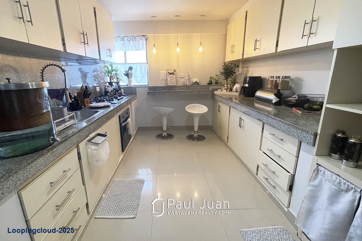 Stylish Two-Story Apartment in Bocagrande with Panoramic Ocean Views and Dual Balconies