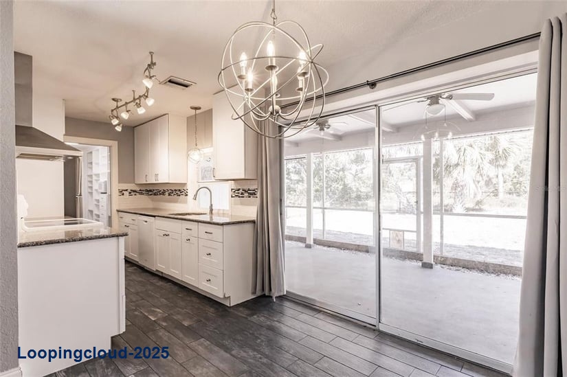 Charming 3-Bedroom Single Family Home in Gulf Cove with Screened Patio & Optional River Access