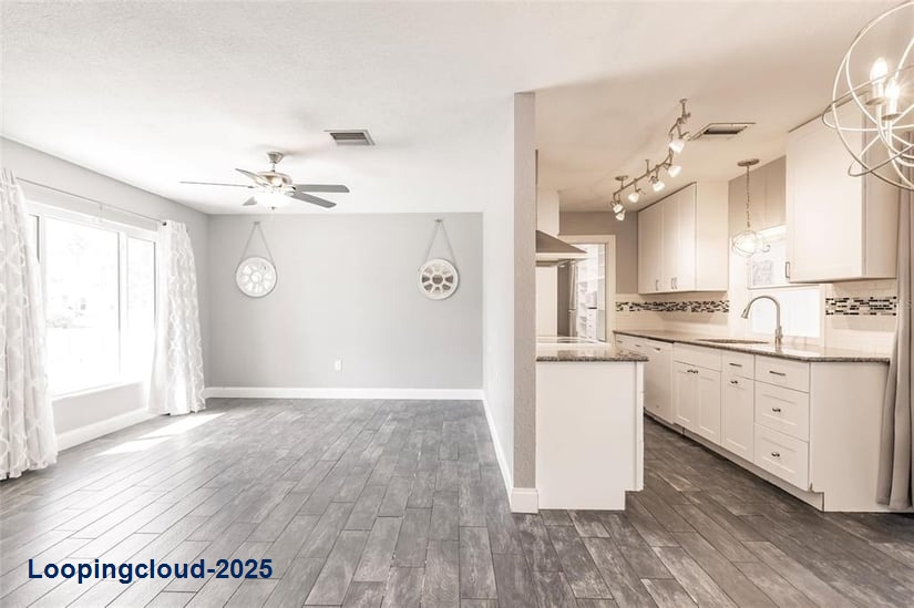 Charming 3-Bedroom Single Family Home in Gulf Cove with Screened Patio & Optional River Access
