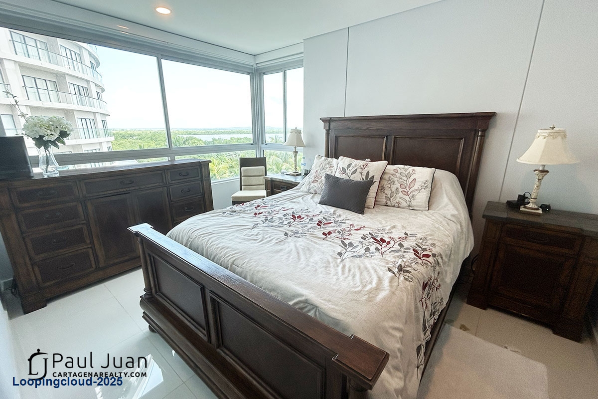 Impeccable 3-Bedroom Apartment with Study, Balcony & Garage – Move-In Ready!