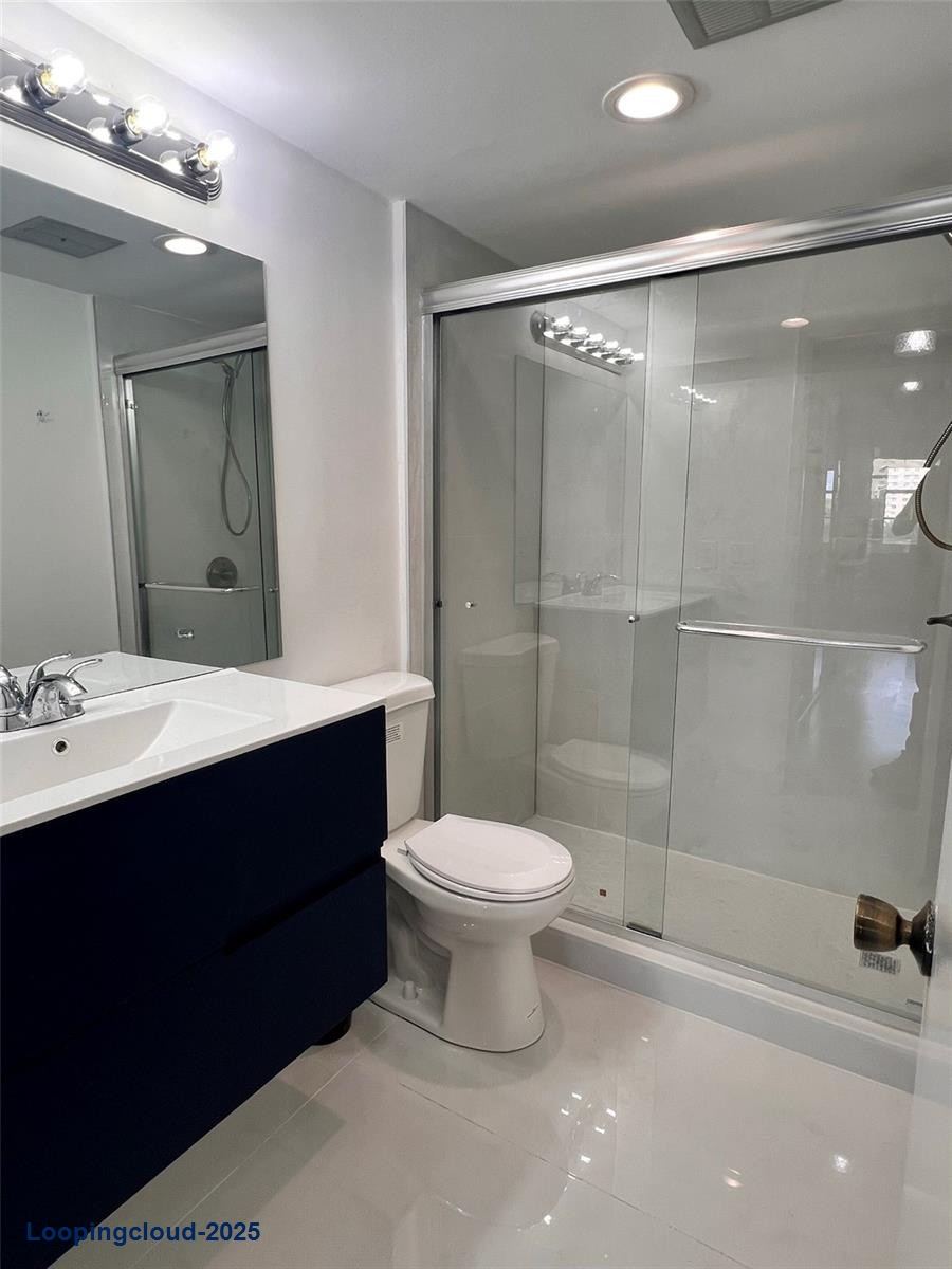 Sophisticated and Stylish Condo