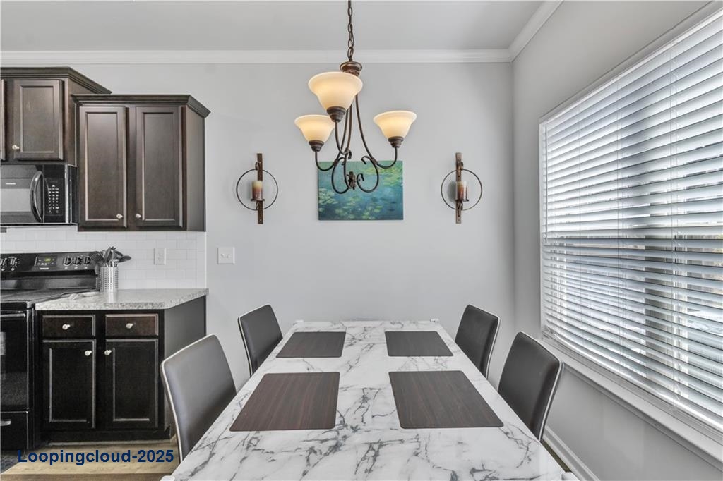 Charming Craftsman-Style Townhome with Resort-Style Amenities