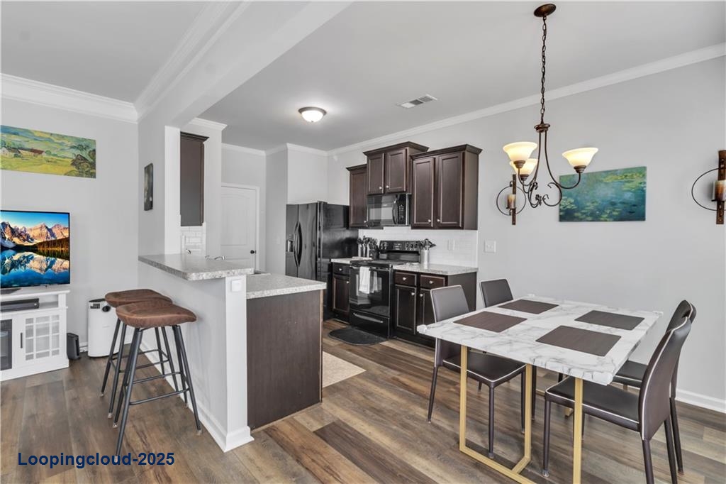 Charming Craftsman-Style Townhome with Resort-Style Amenities