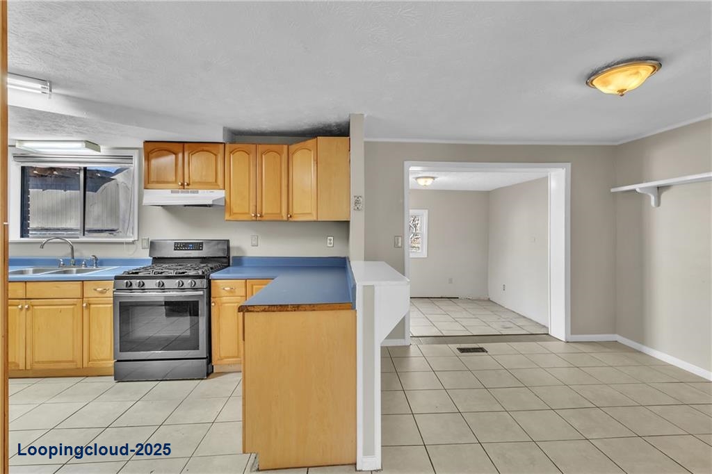 Spacious Single-Family Home with Sunroom & Workshop