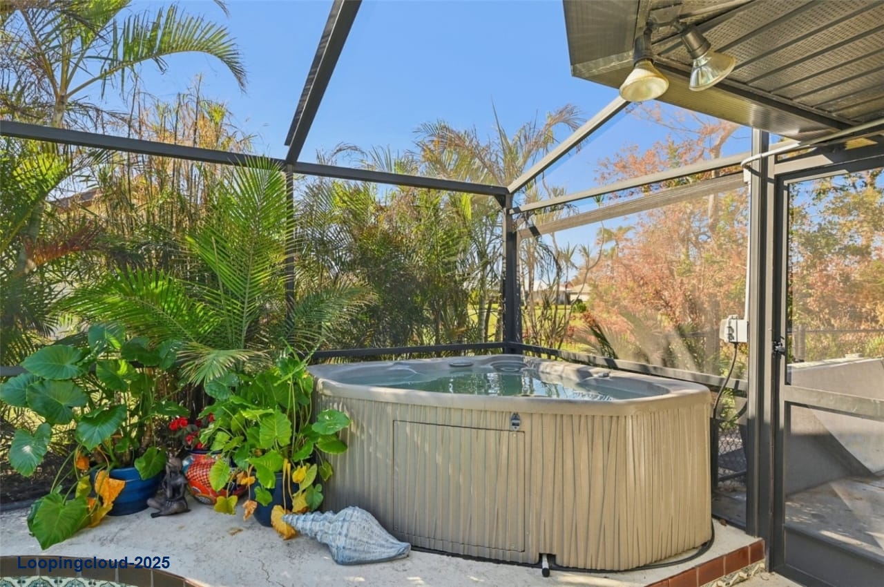 Comfortable & Stylish Single Family Residence