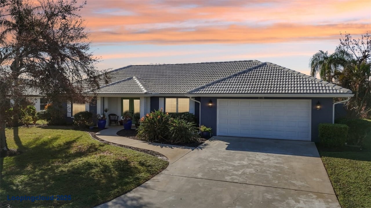 Comfortable & Stylish Single Family Residence