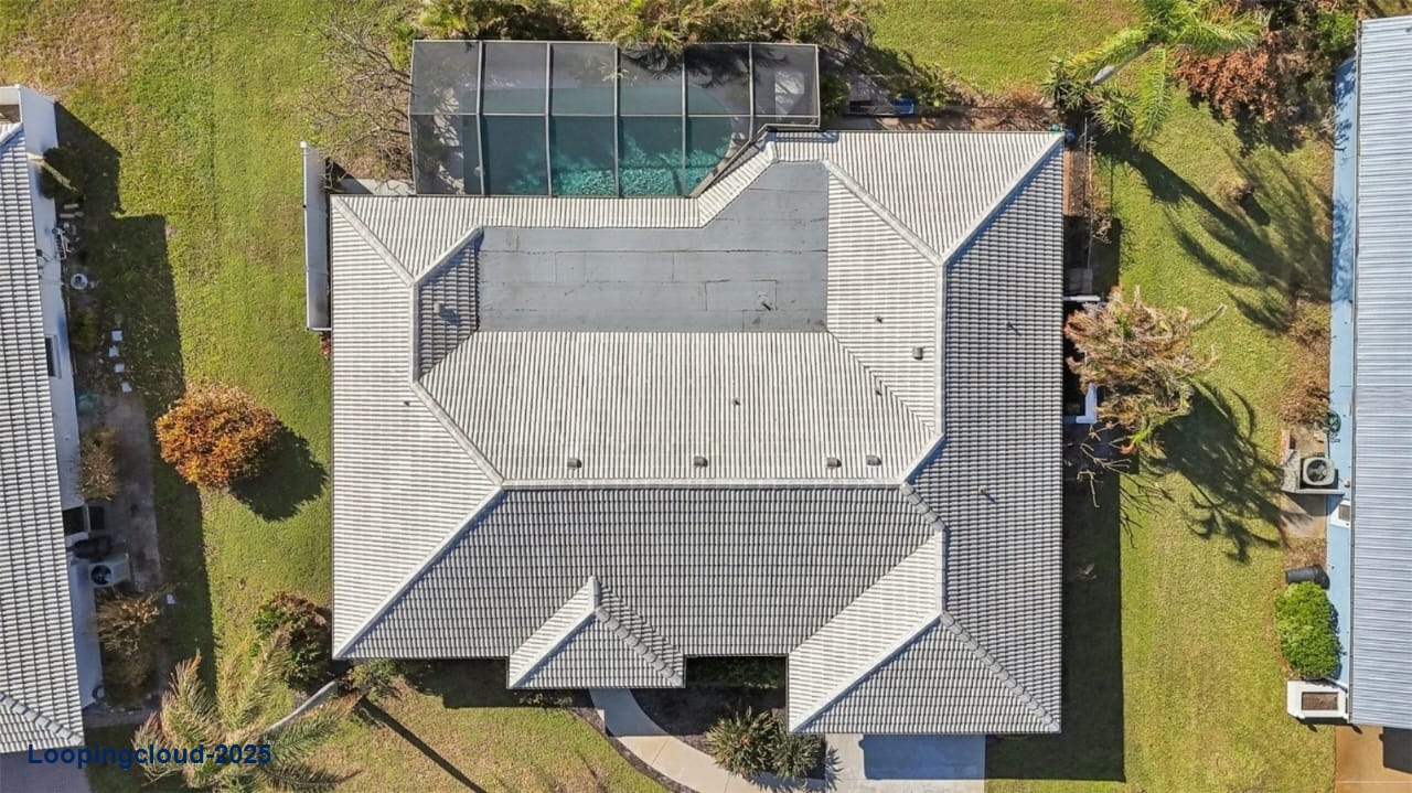 Comfortable & Stylish Single Family Residence