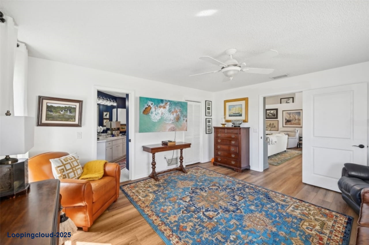 Comfortable & Stylish Single Family Residence