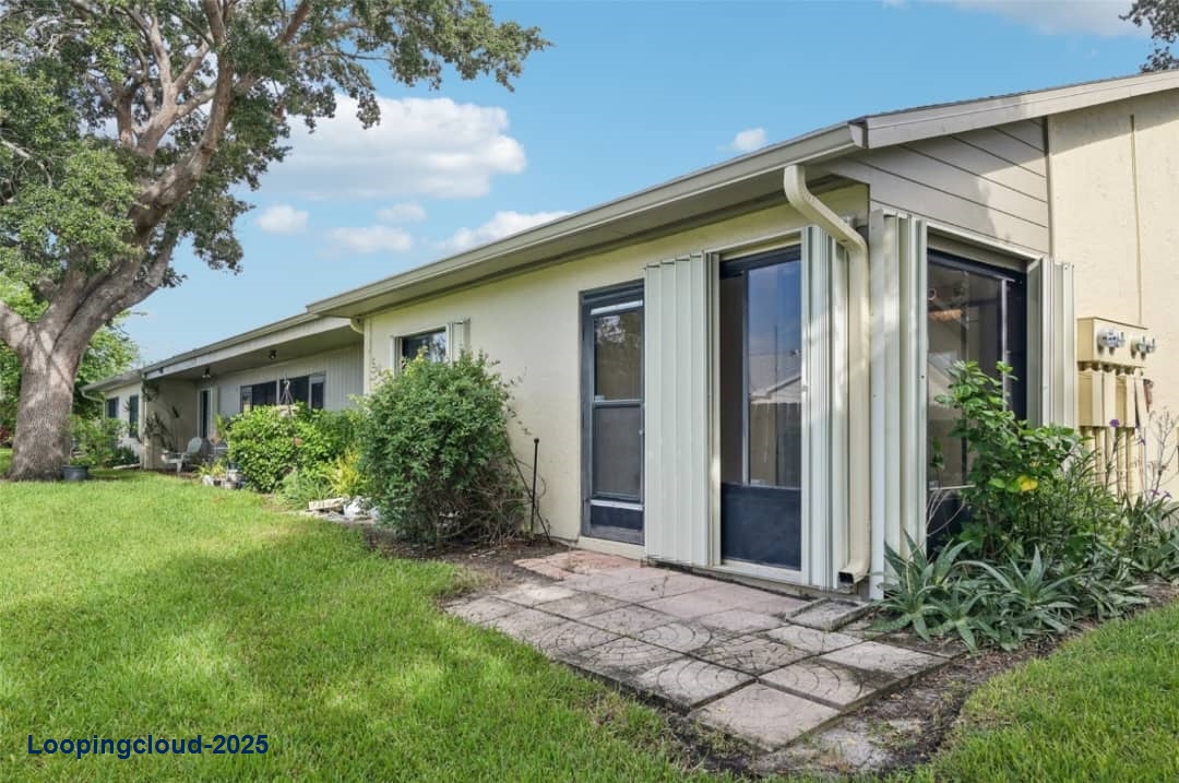 Charming End-Unit Condominium