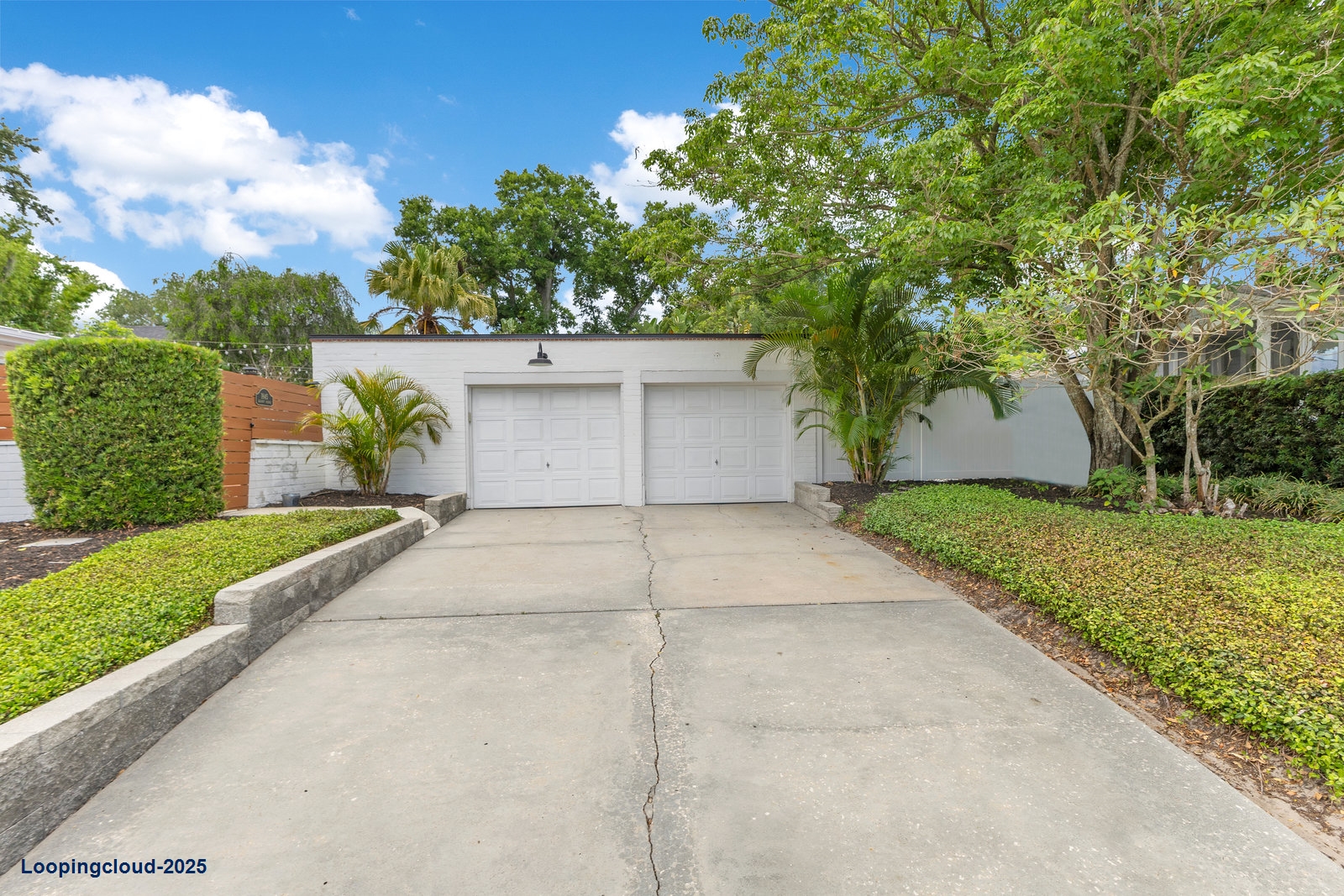 Charming 2-Bedroom Retreat in Vibrant Delaney Park