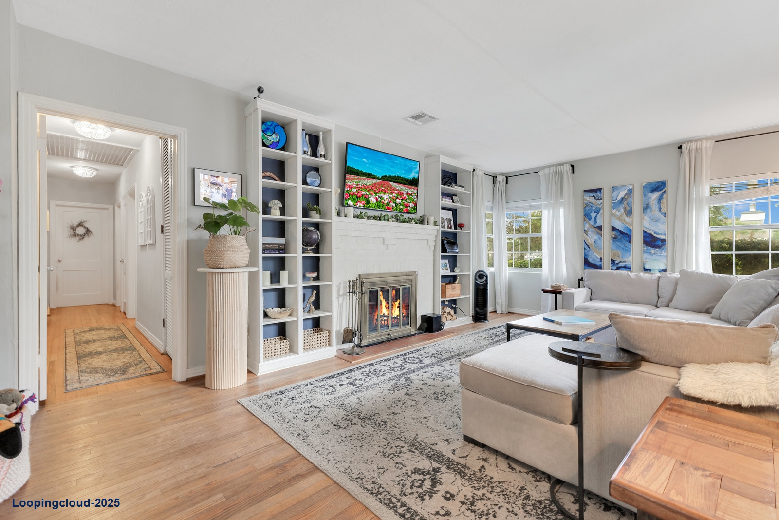 Charming 2-Bedroom Retreat in Vibrant Delaney Park