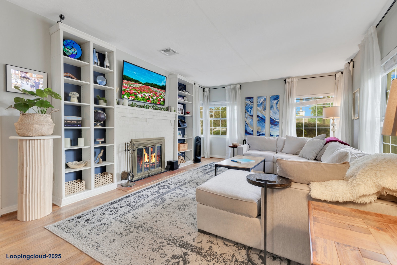 Charming 2-Bedroom Retreat in Vibrant Delaney Park