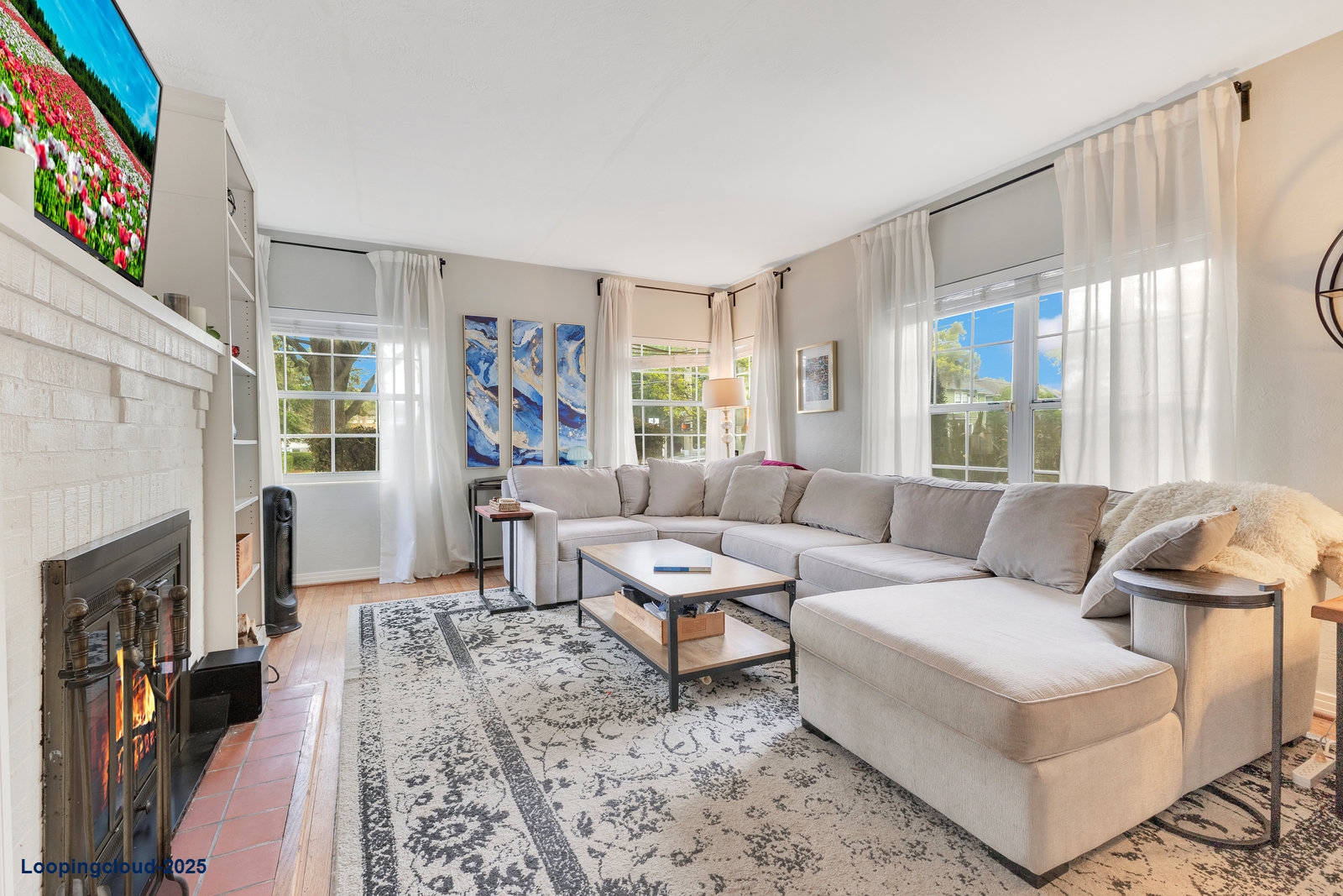 Charming 2-Bedroom Retreat in Vibrant Delaney Park