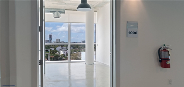 420 SW 7th St # 1006 Miami Florida, 33130 | City-View Office on 10th Floor Near Brickell – Only $789/mo!