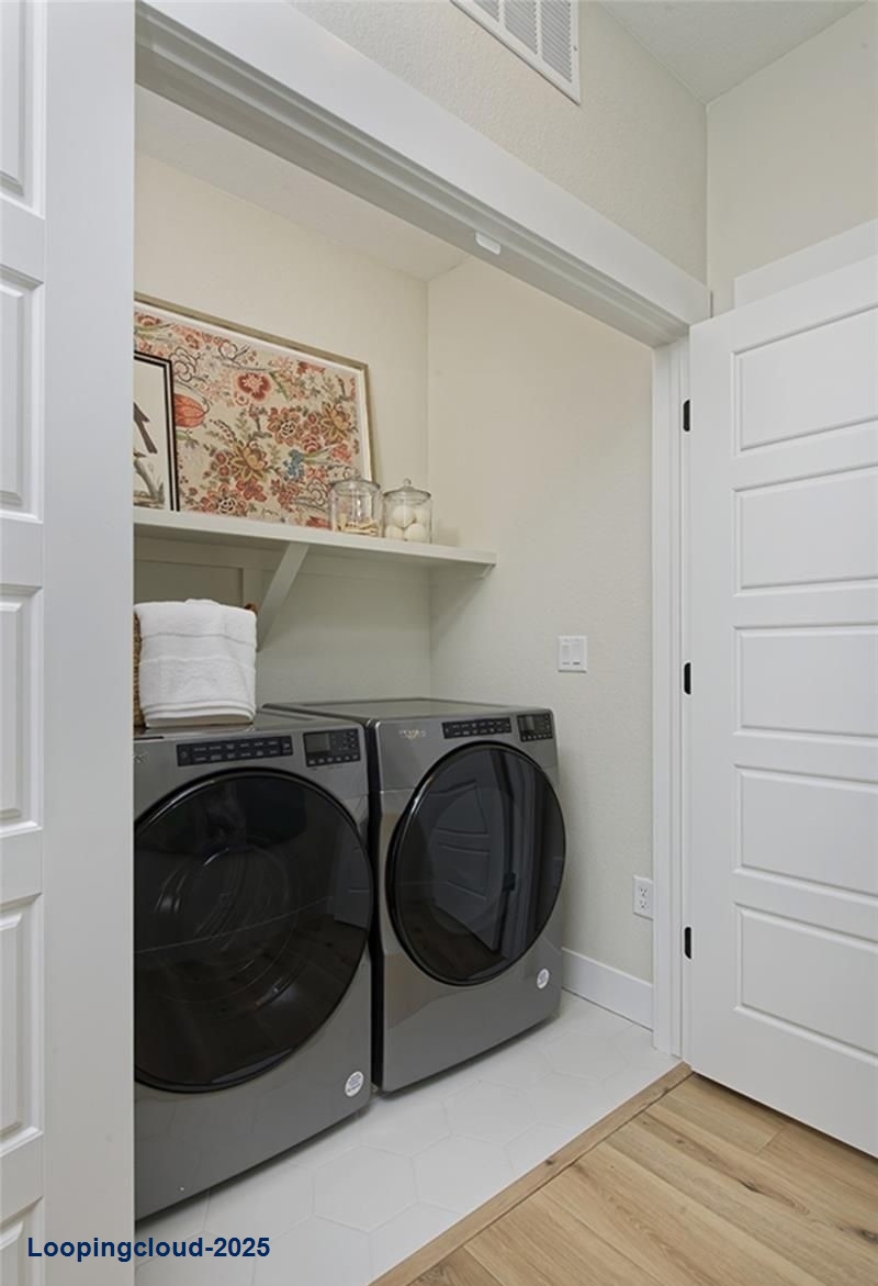 Modern End-Unit Rowhome