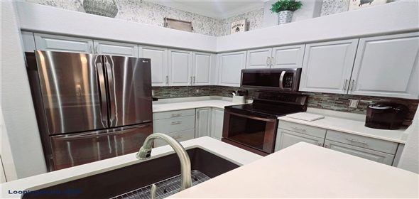 321 RECLINATA Circle Venice Florida, 34292 | Inviting villa residence