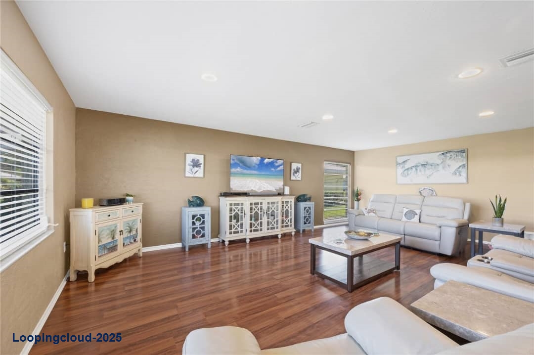 Beautifully Maintained Villa