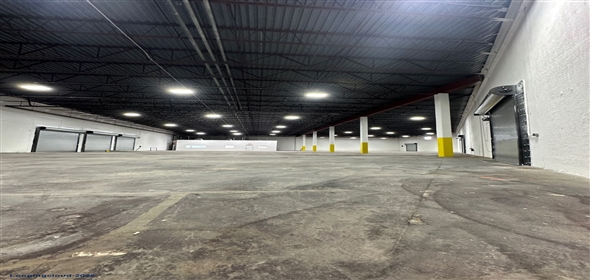 7675 NW 80th Terrace Medley Florida, 33166 | Beautiful Warehouse Office