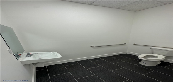 7675 NW 80th Terrace Medley Florida, 33166 | Beautiful Warehouse Office
