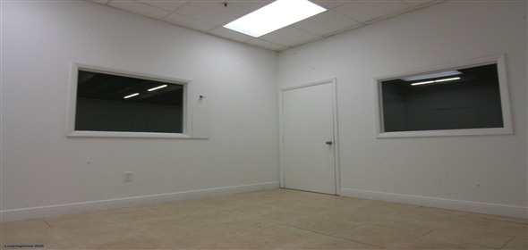 2958 NW 72nd Ave Miami Florida, 33122 | Beautiful Warehouse Office