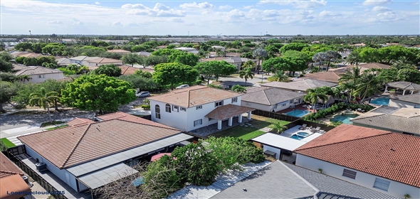 16671 NW 89th Pl HIALEAH Hialeah Florida, 33018 | Stylish and Elegant Home