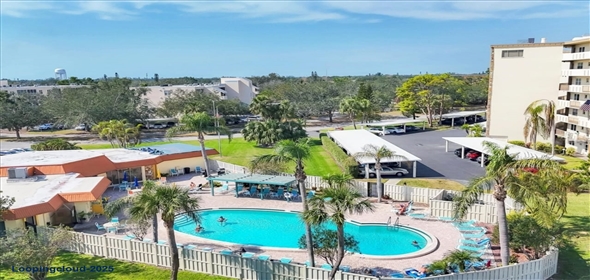 3880 IRONWOOD Lane #408E Bradenton Florida, 34209 | Beautifully Updated End-Unit Condo