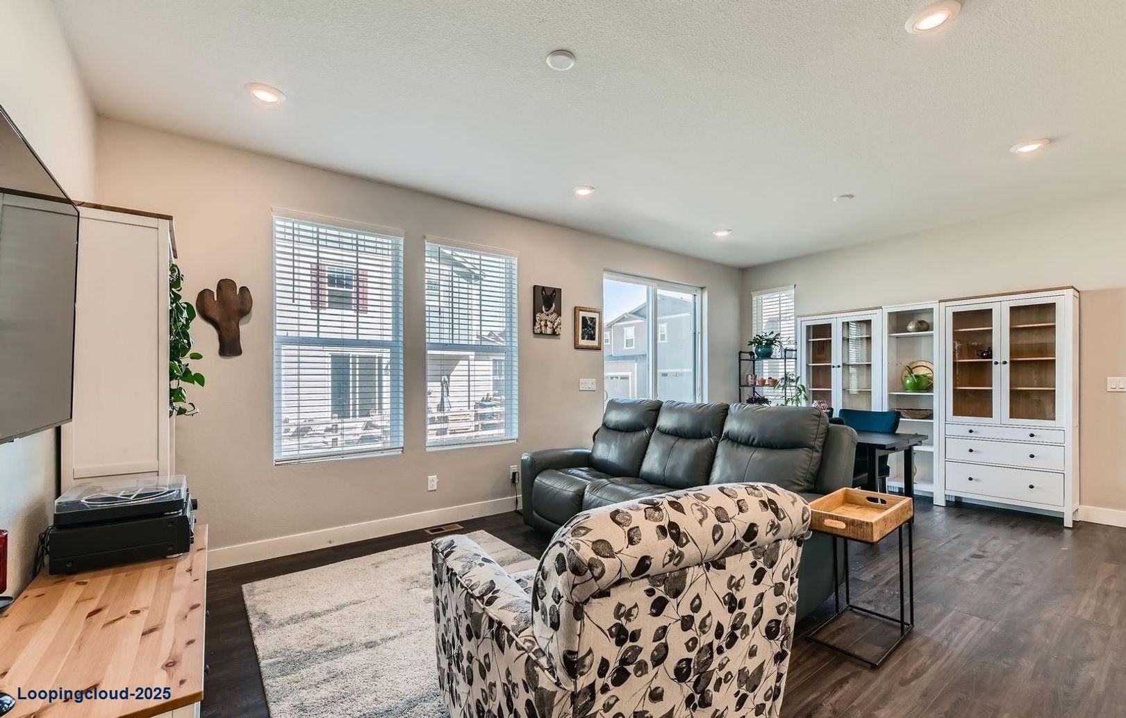 End-Unit Home