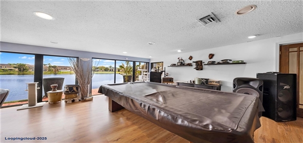 8453 NW 189th St Rd Hialeah Florida, 33015 | Stylish and Luxurious Home