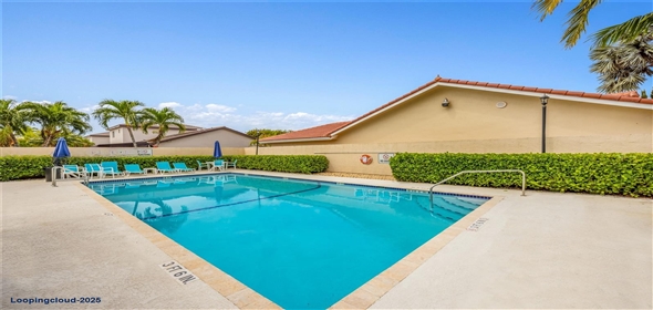 8453 NW 189th St Rd Hialeah Florida, 33015 | Stylish and Luxurious Home