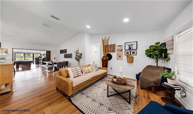 8453 NW 189th St Rd Hialeah Florida, 33015 | Stylish and Luxurious Home