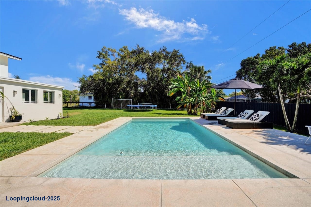 Beautiful 4-Bedroom Home with Pool for Rent in Palmetto Bay