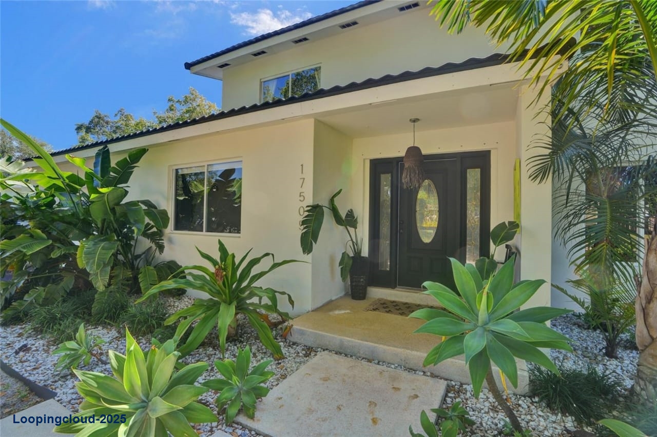 Beautiful 4-Bedroom Home with Pool for Rent in Palmetto Bay