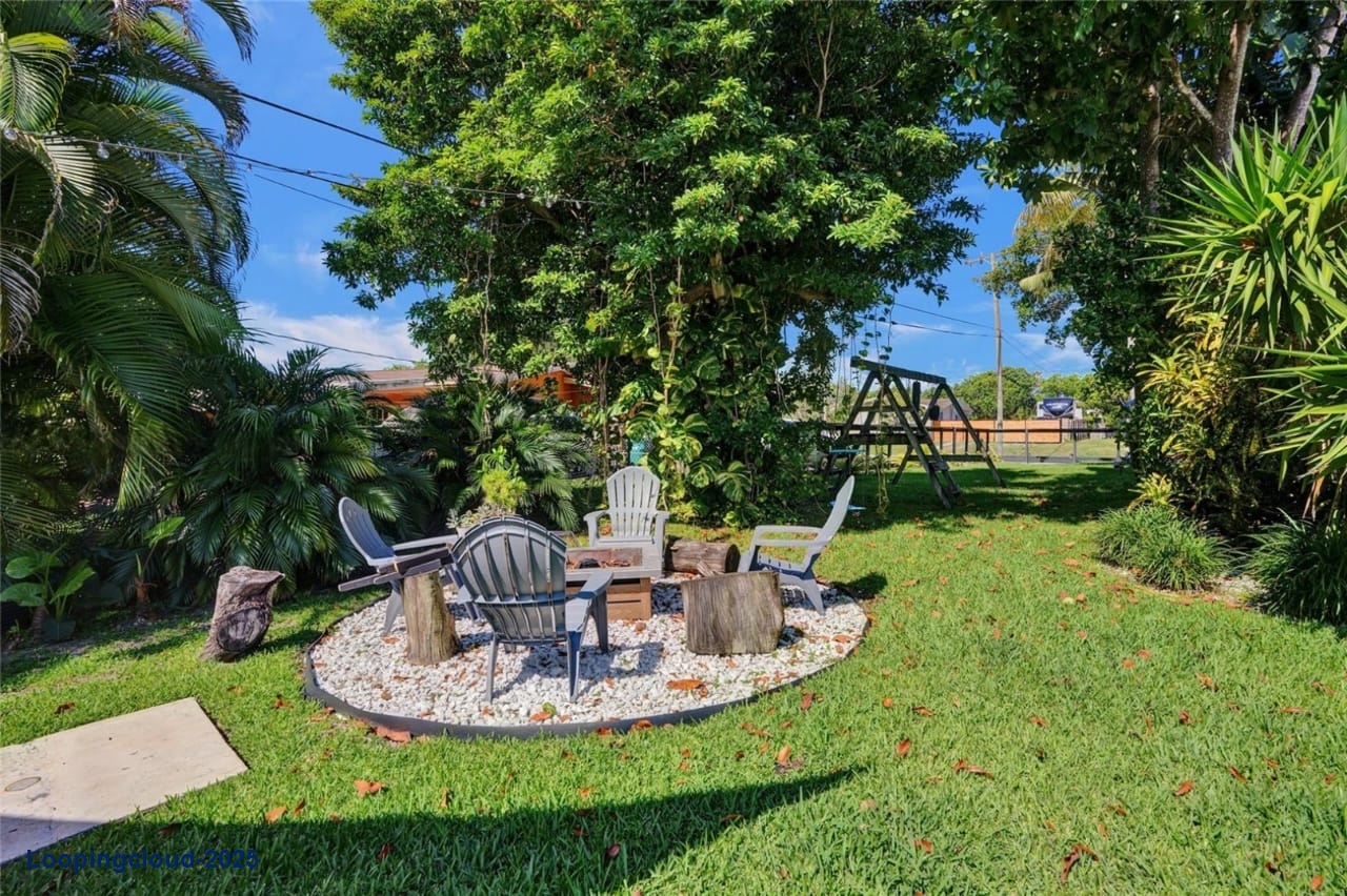 Beautiful 4-Bedroom Home with Pool for Rent in Palmetto Bay