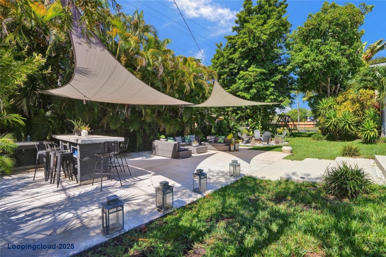 Beautiful 4-Bedroom Home with Pool for Rent in Palmetto Bay