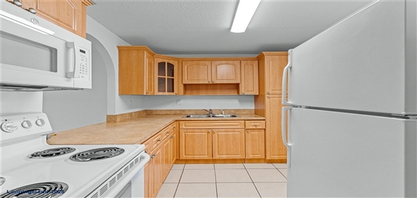 9952 SW 88th St # 9952 Miami Florida, 33176 | Charming Condo with Pool View in East Kendall