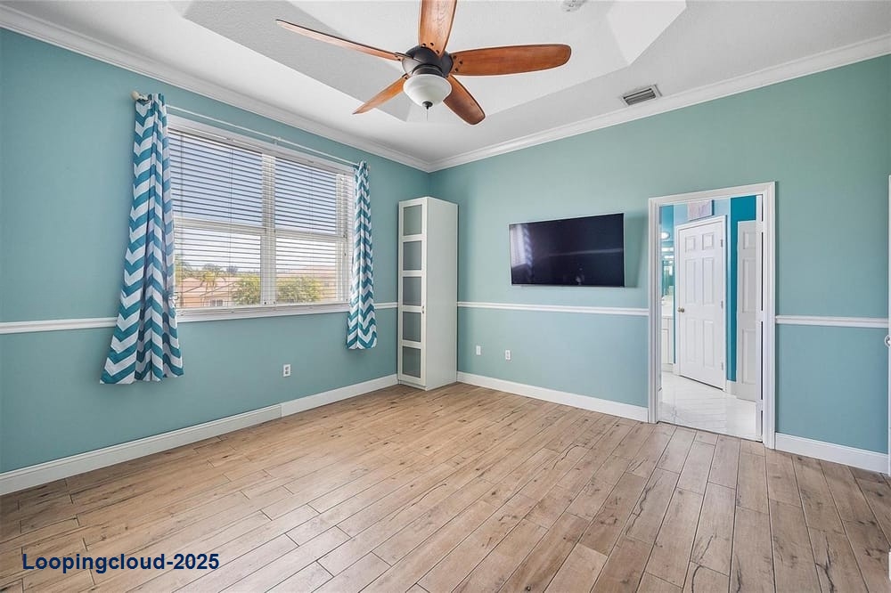 Experience Floridian Bay: Renovated Home on Oversized Waterfront Lot