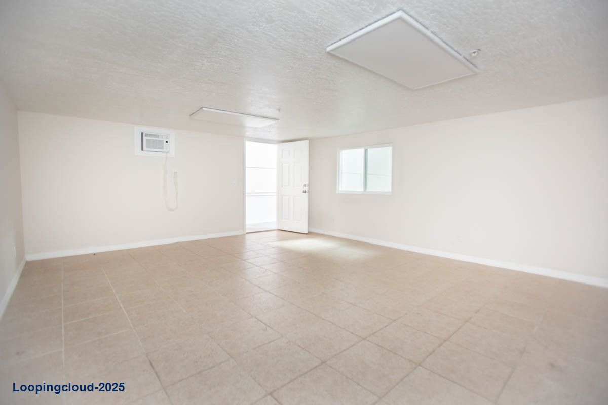 2280 Avocado Ave