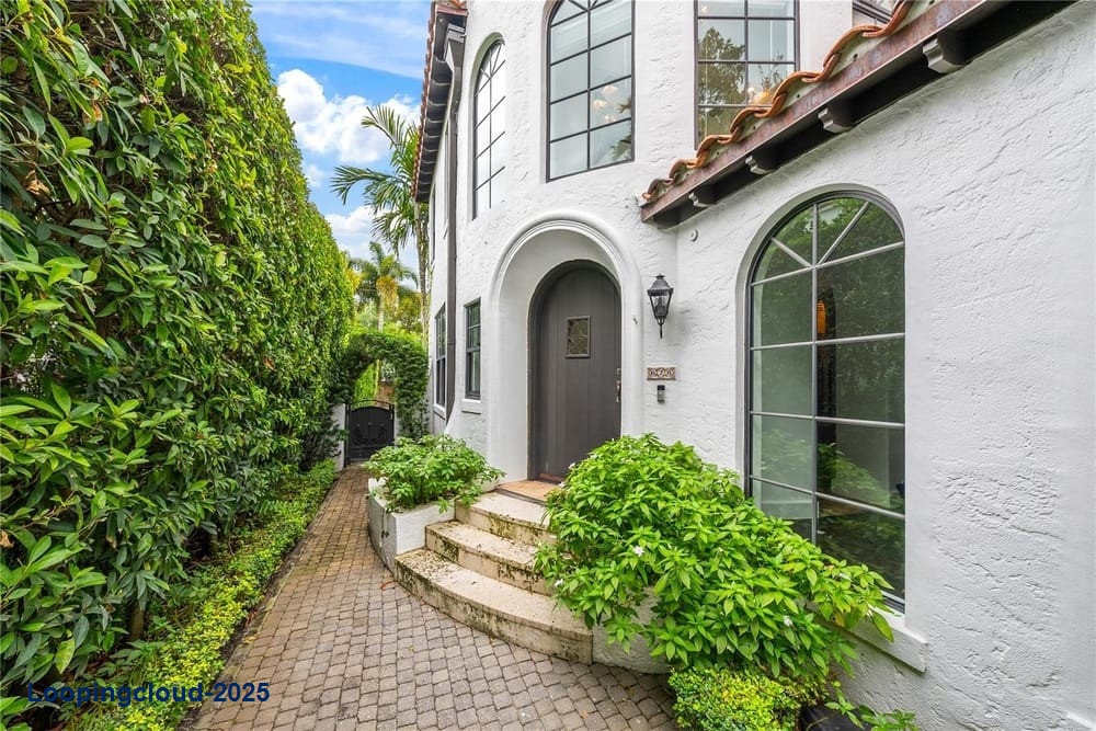 Stunning Ivy-Adorned Residence in Upper Morningside: Exquisite Renovation with Pool and Cabana