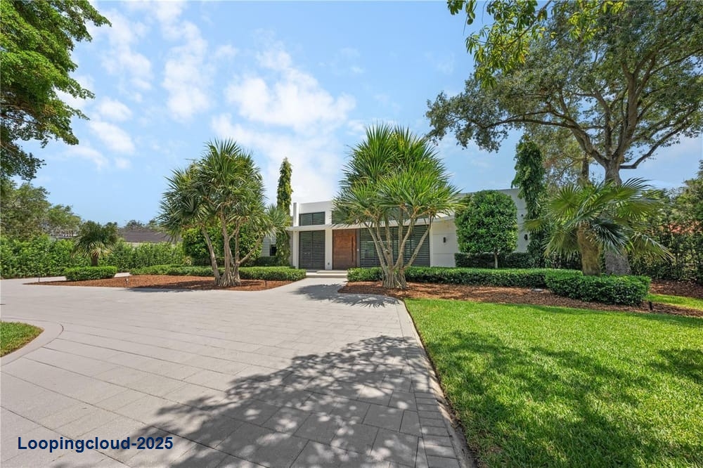 Modern Oasis: Luxury Living with Smart Home Innovation