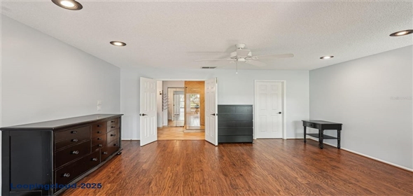 532 OAK HILL CIRCLE #12 Sarasota Florida, 34232 | Exclusive Home for Sale