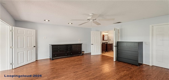 532 OAK HILL CIRCLE #12 Sarasota Florida, 34232 | Exclusive Home for Sale