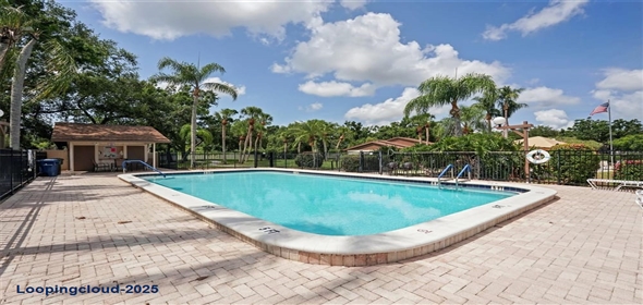 532 OAK HILL CIRCLE #12 Sarasota Florida, 34232 | Exclusive Home for Sale