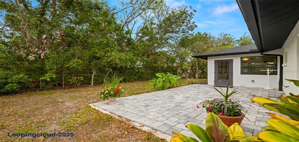 1047 DEER HOLLOW WAY Sarasota Florida, 34232 | Exclusive Family Home