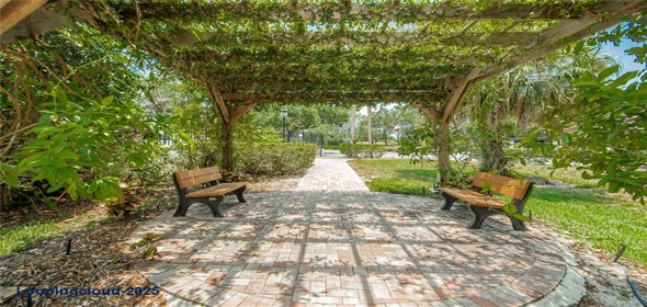 4333 TRAILS DRIVE #10-1 Sarasota Florida, 34232 | Fantastic Home in the Community of Lakes of Sarasota