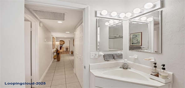 3941 GLEN OAKS DRIVE E #32 Sarasota Florida, 34232 | Exclusive Lakeview Home