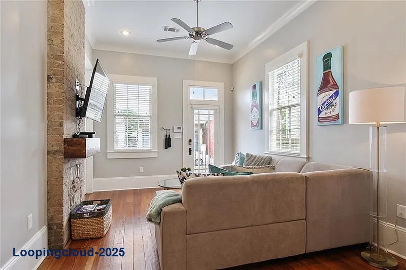 Stylish Home with  Outdoor Bar & Entertainment Oasis