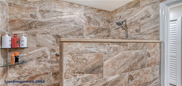 4555 CHANDLERS FORDE #47 Sarasota Florida, 34235 | Updated Beautiful Home