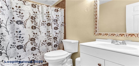 1631 LITTLE FALLS CIR # 92 Orlando Florida, 32807 | Completely Remodeled Home